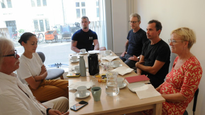 Civilsamfundsordfører på besøg i Café Exit