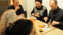 Hygge med brætspil og pizzaer